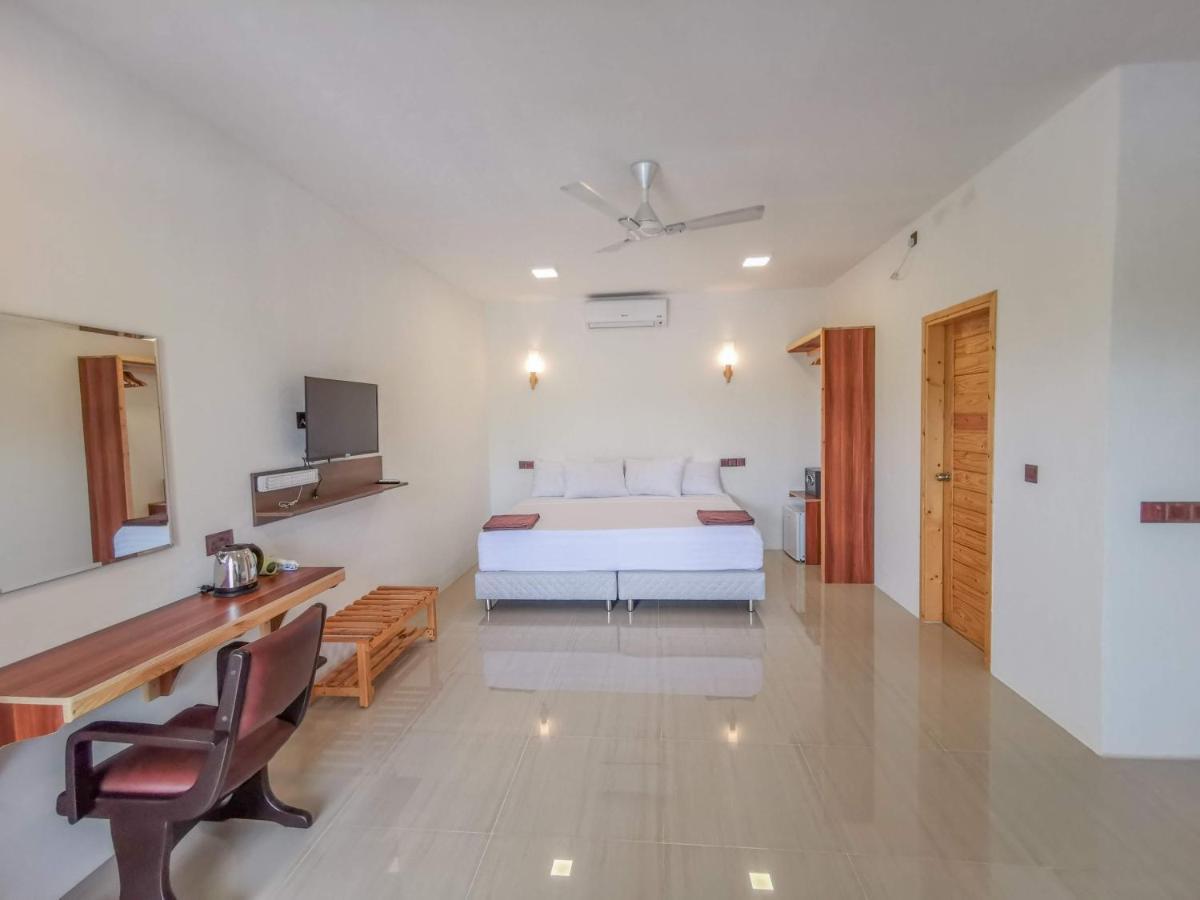 Thila Farm View Hotel Thoddoo Exterior photo
